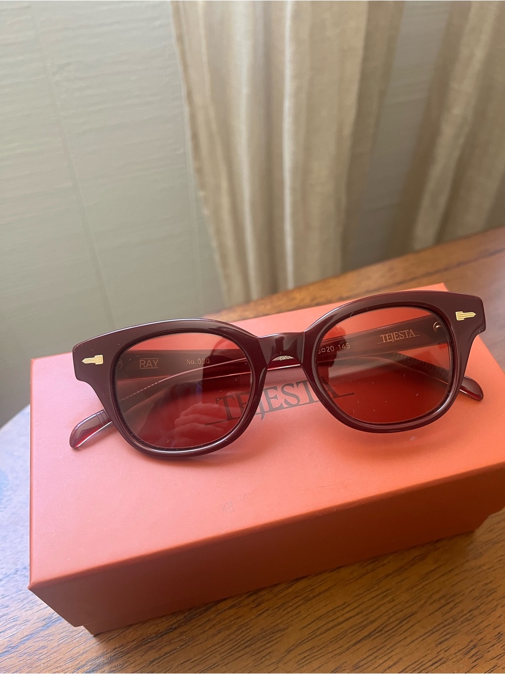 Tejesta Ray sunglasses in burgundy